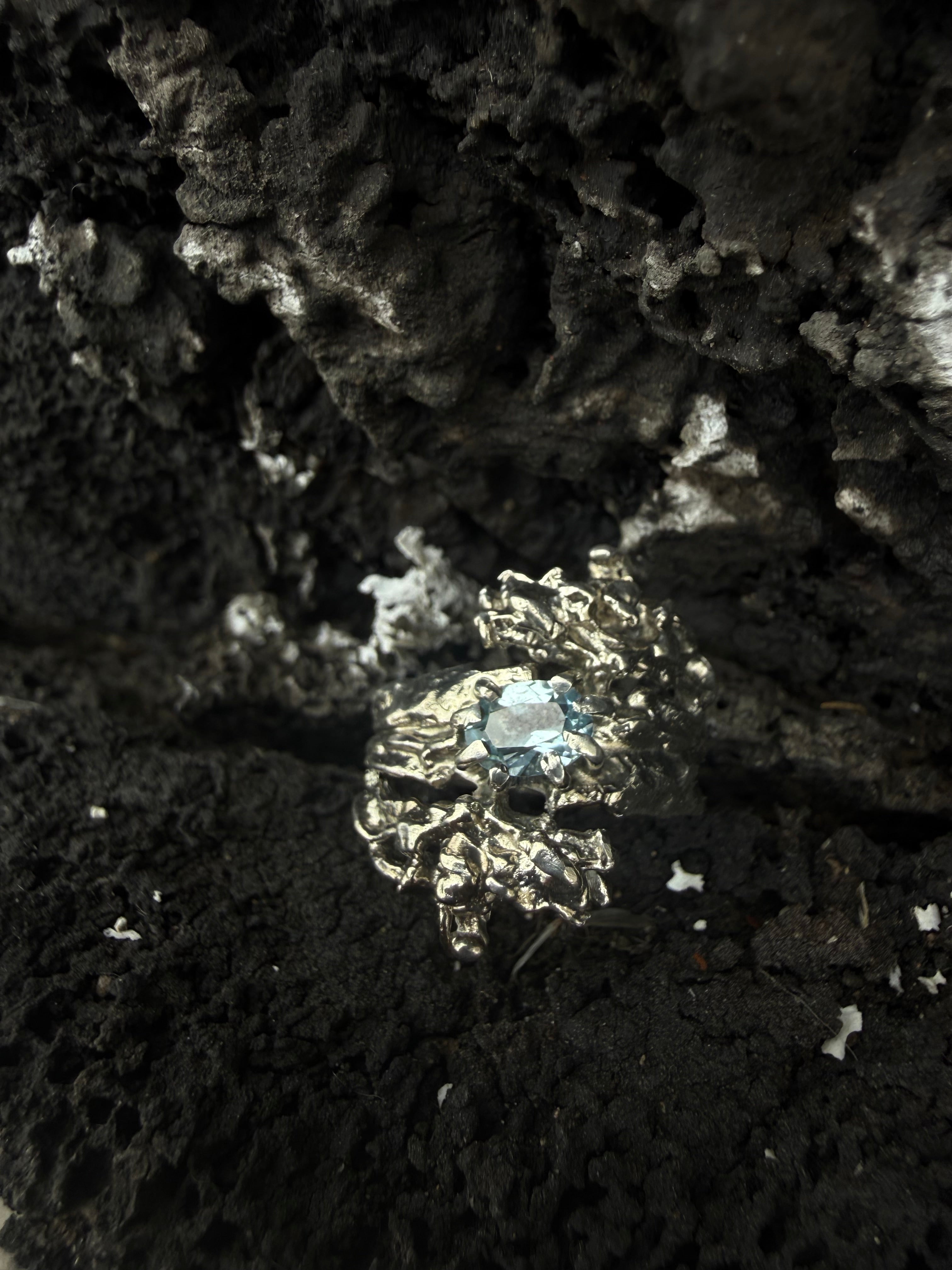 ASSA Ring one of a kind - blue topaz