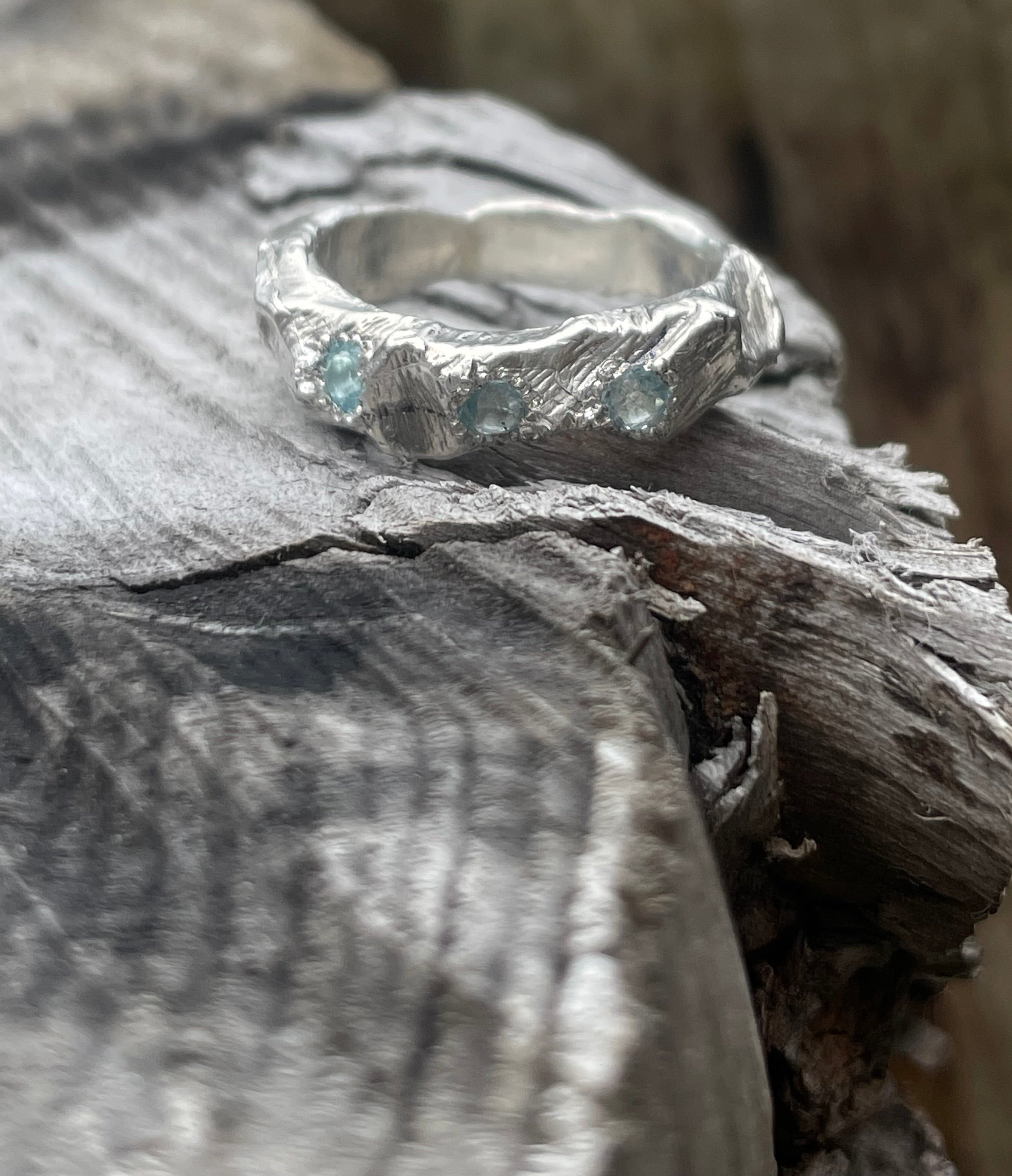 JÖKULL Ring 3x blue topaz