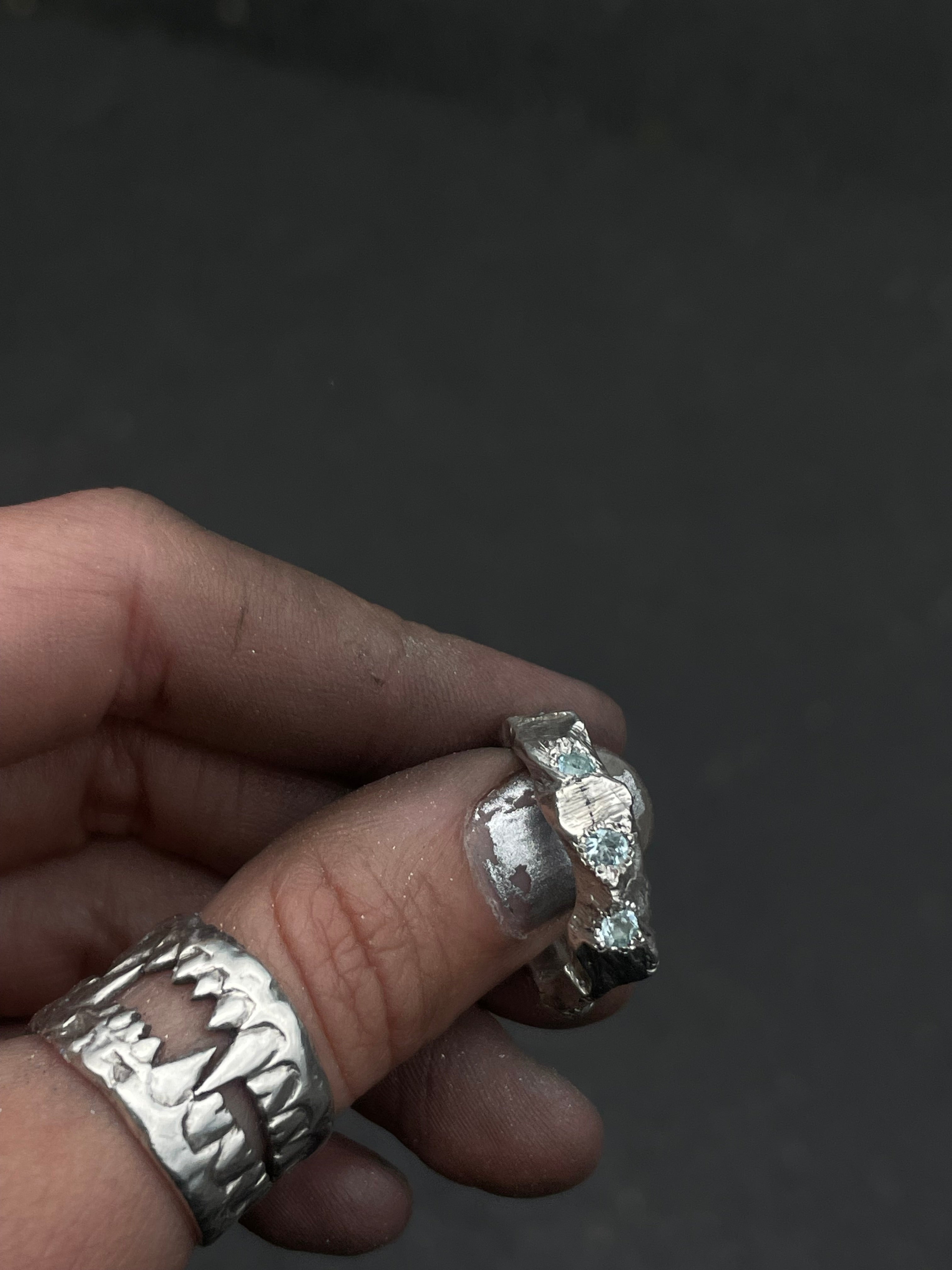 JÖKULL Ring 3x blue topaz