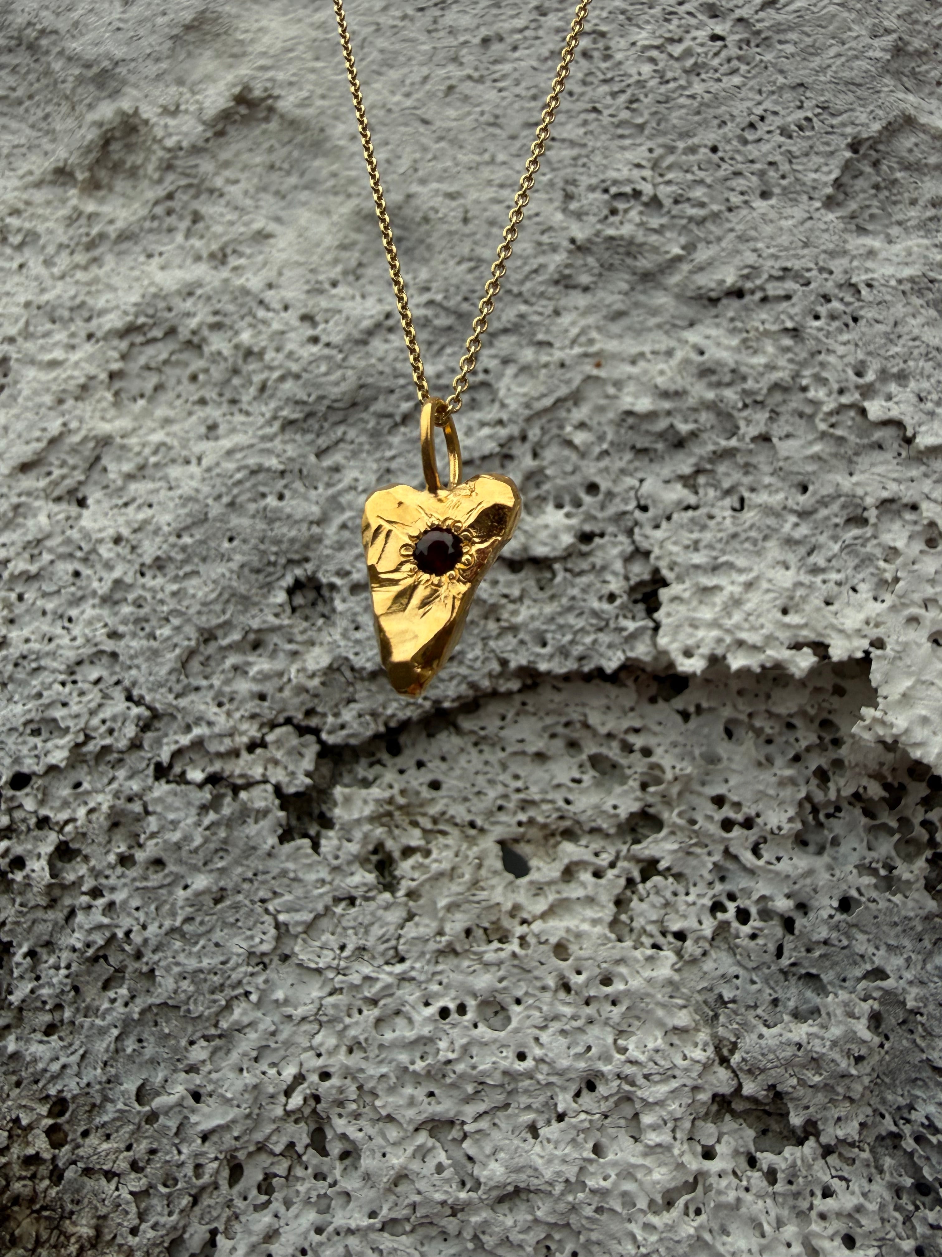 MY HEART Pendant - Red garnet