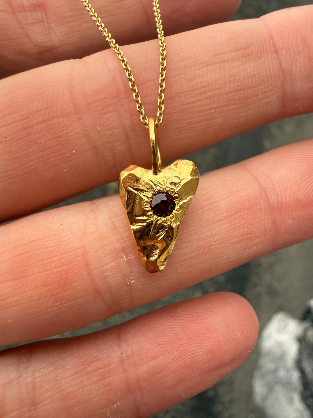 MY HEART Pendant - Red garnet