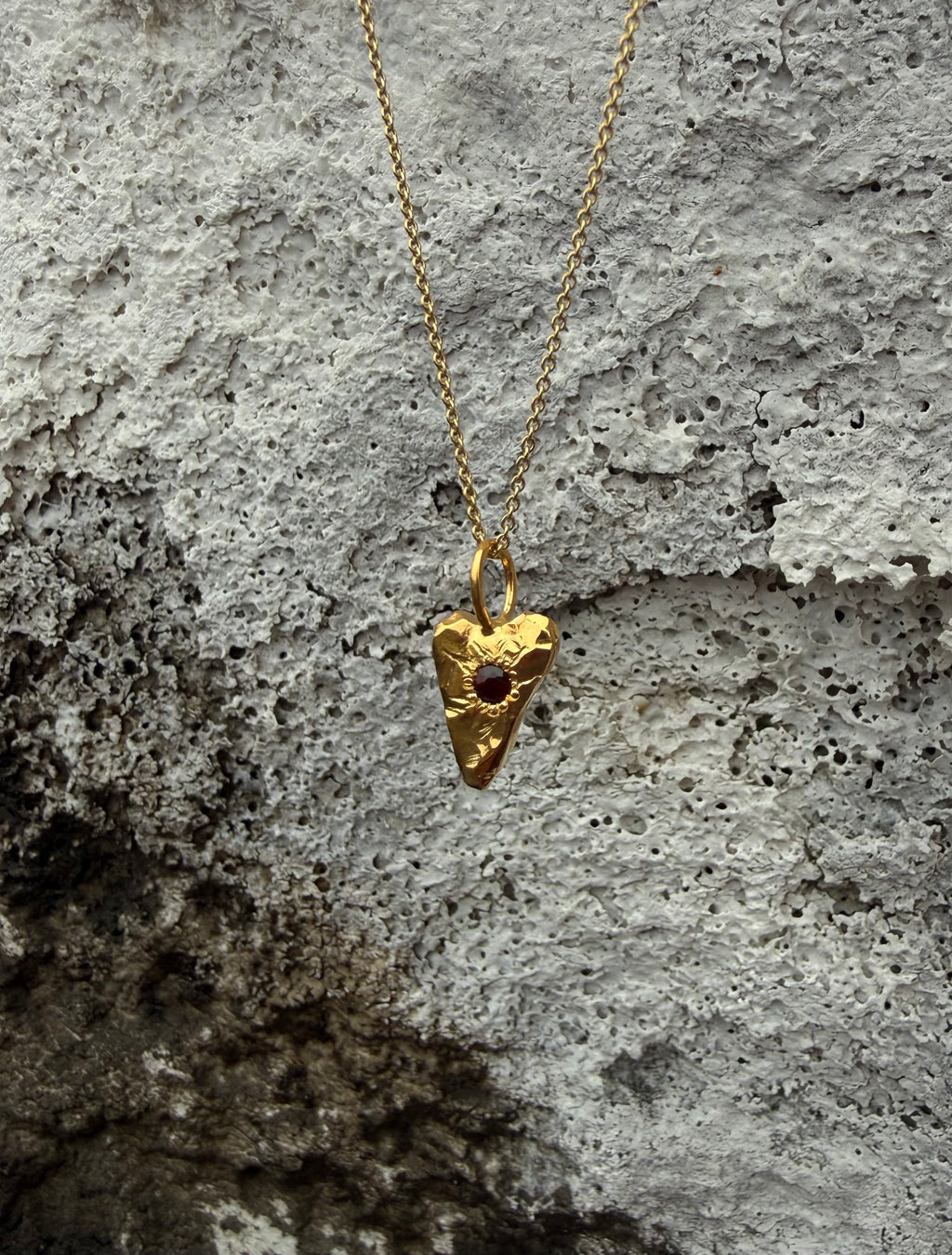 MY HEART Pendant - Red garnet