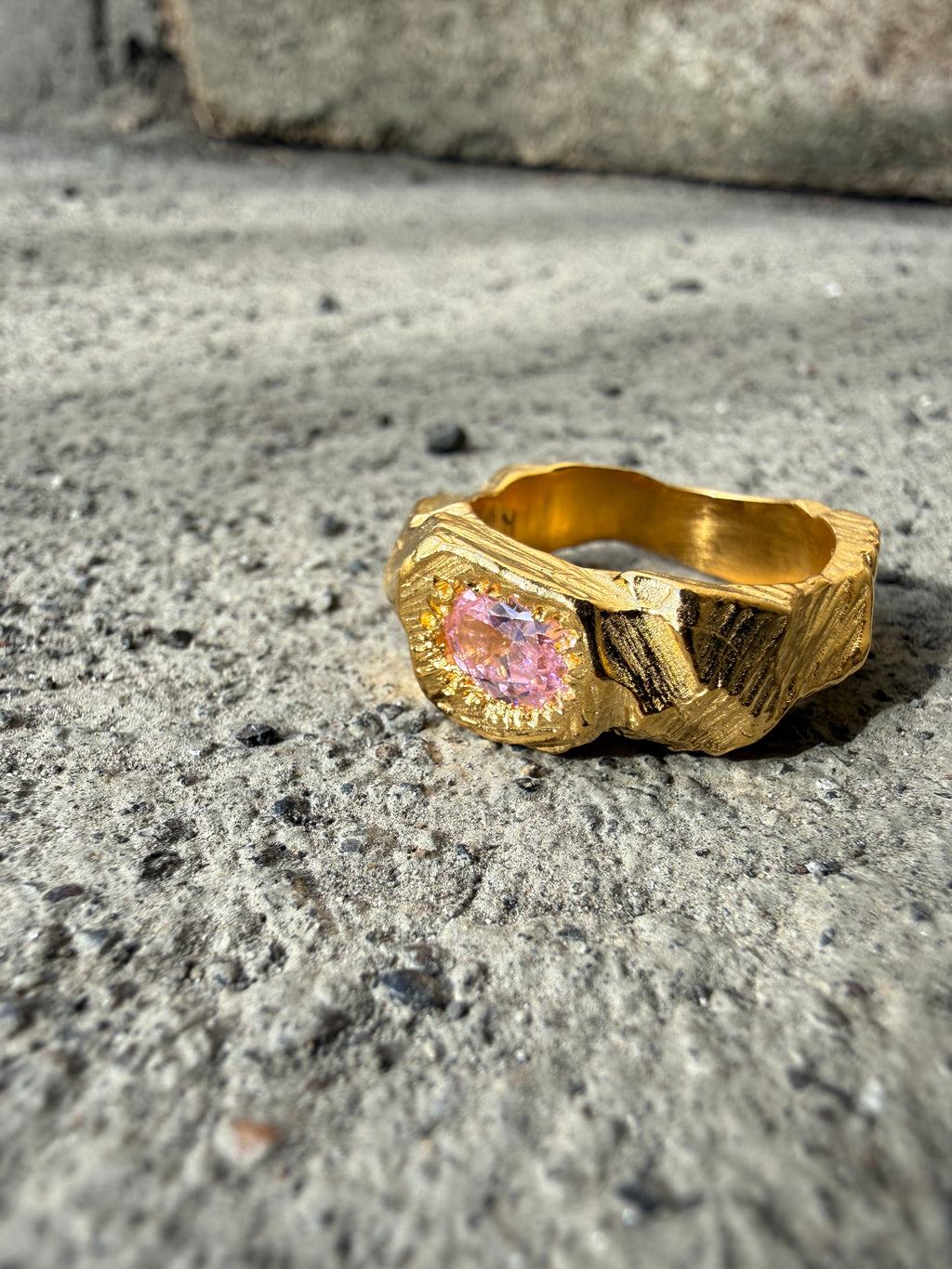EYJA Ring GOLD PLATED Pink zirkon