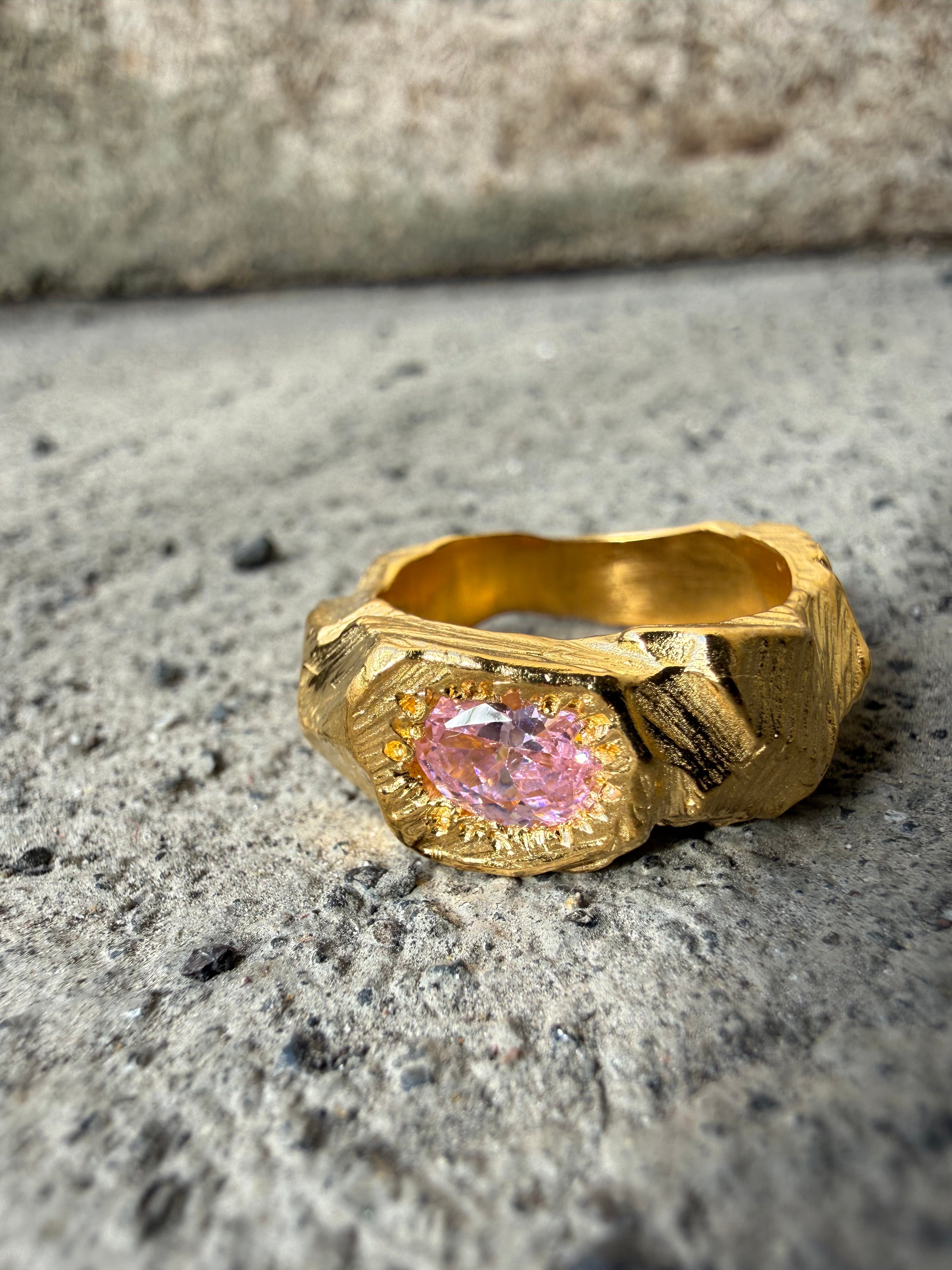 EYJA Ring GOLD PLATED Pink zirkon