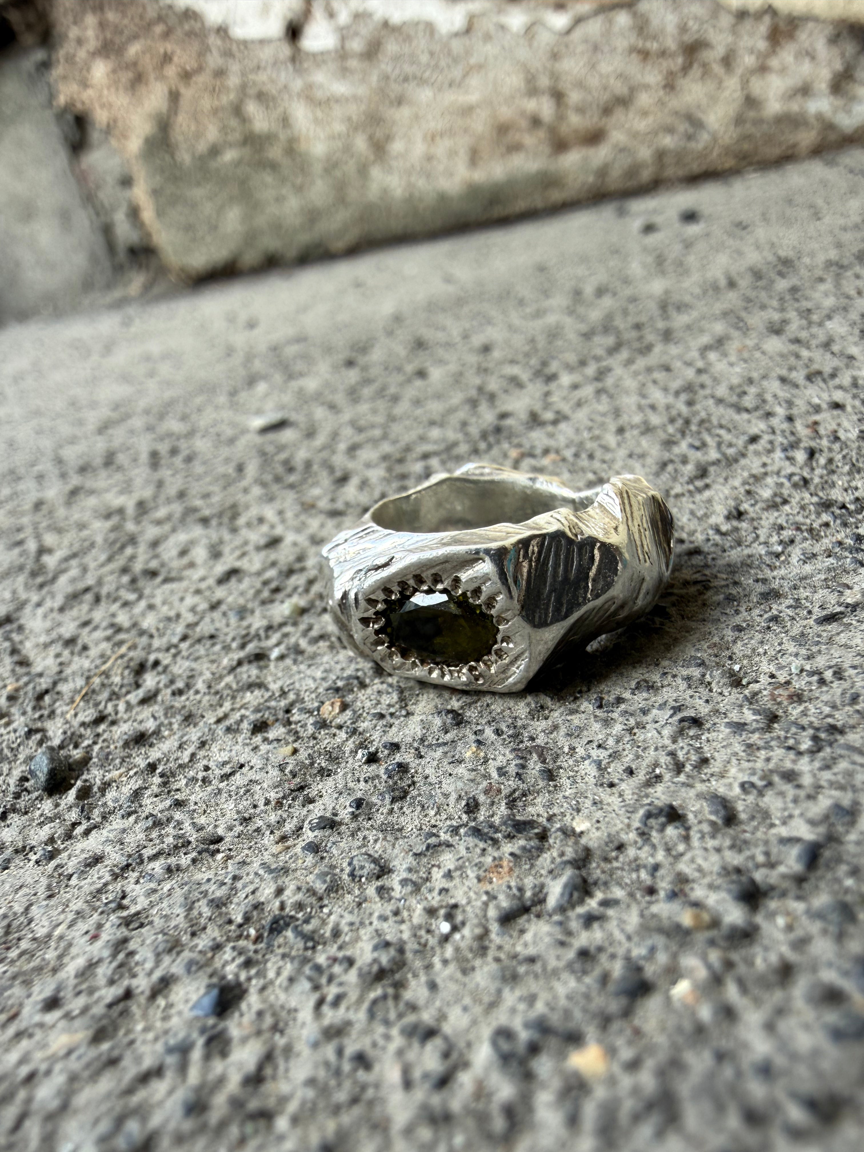 Eyja Ring Green Tourmaline