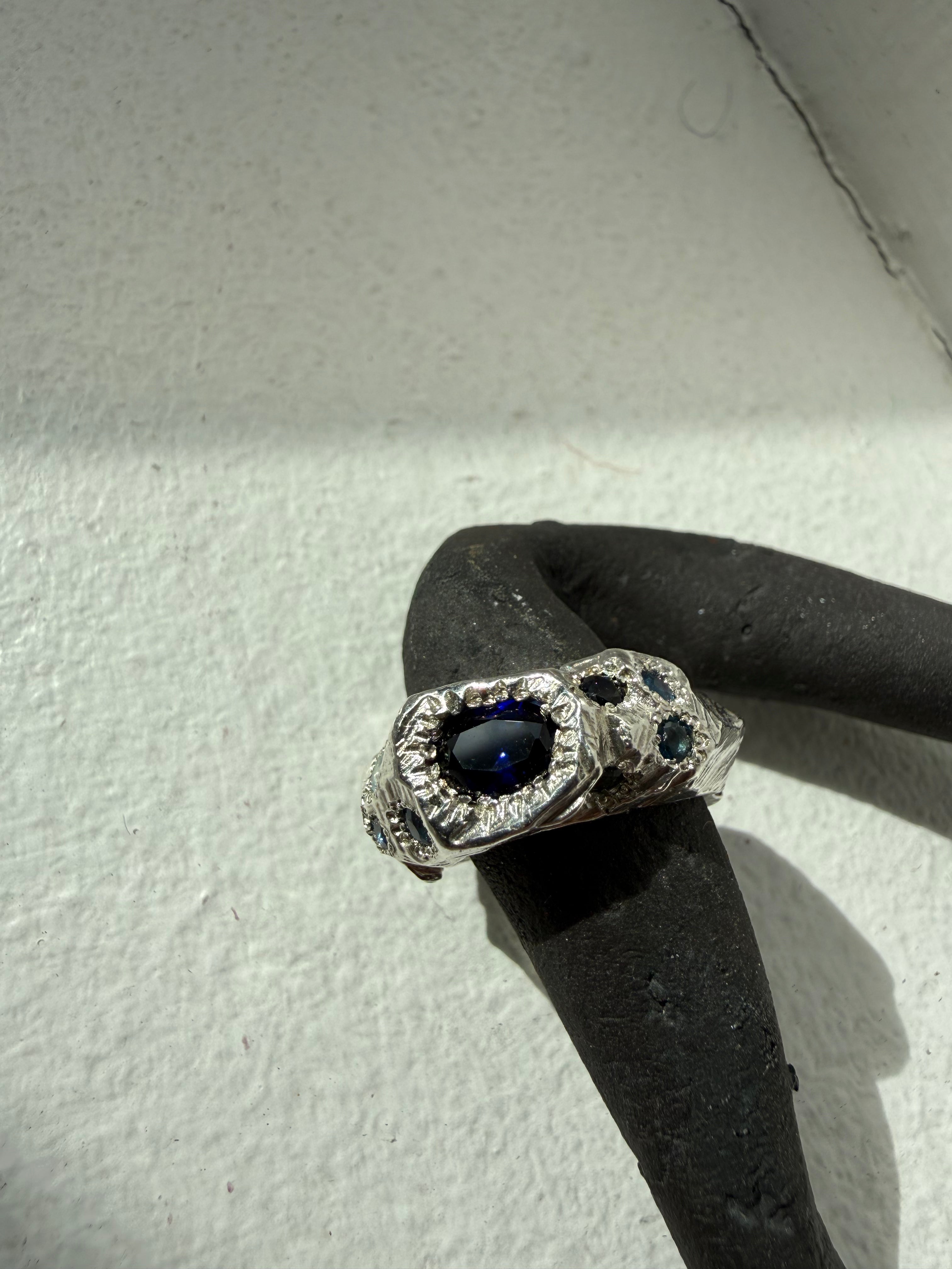 EYJA RING - 8xstones