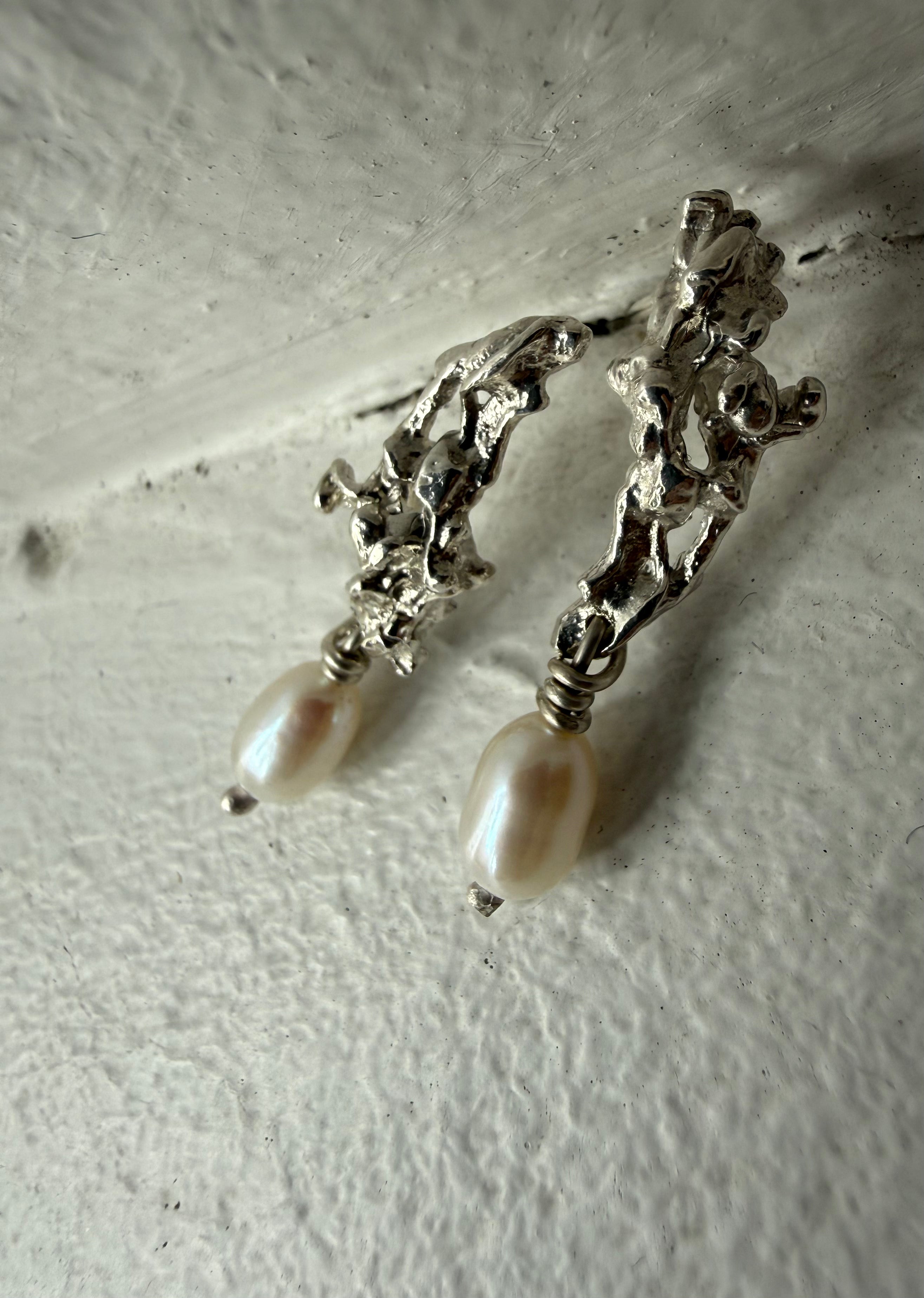 ASSA Stud earrings with pearls