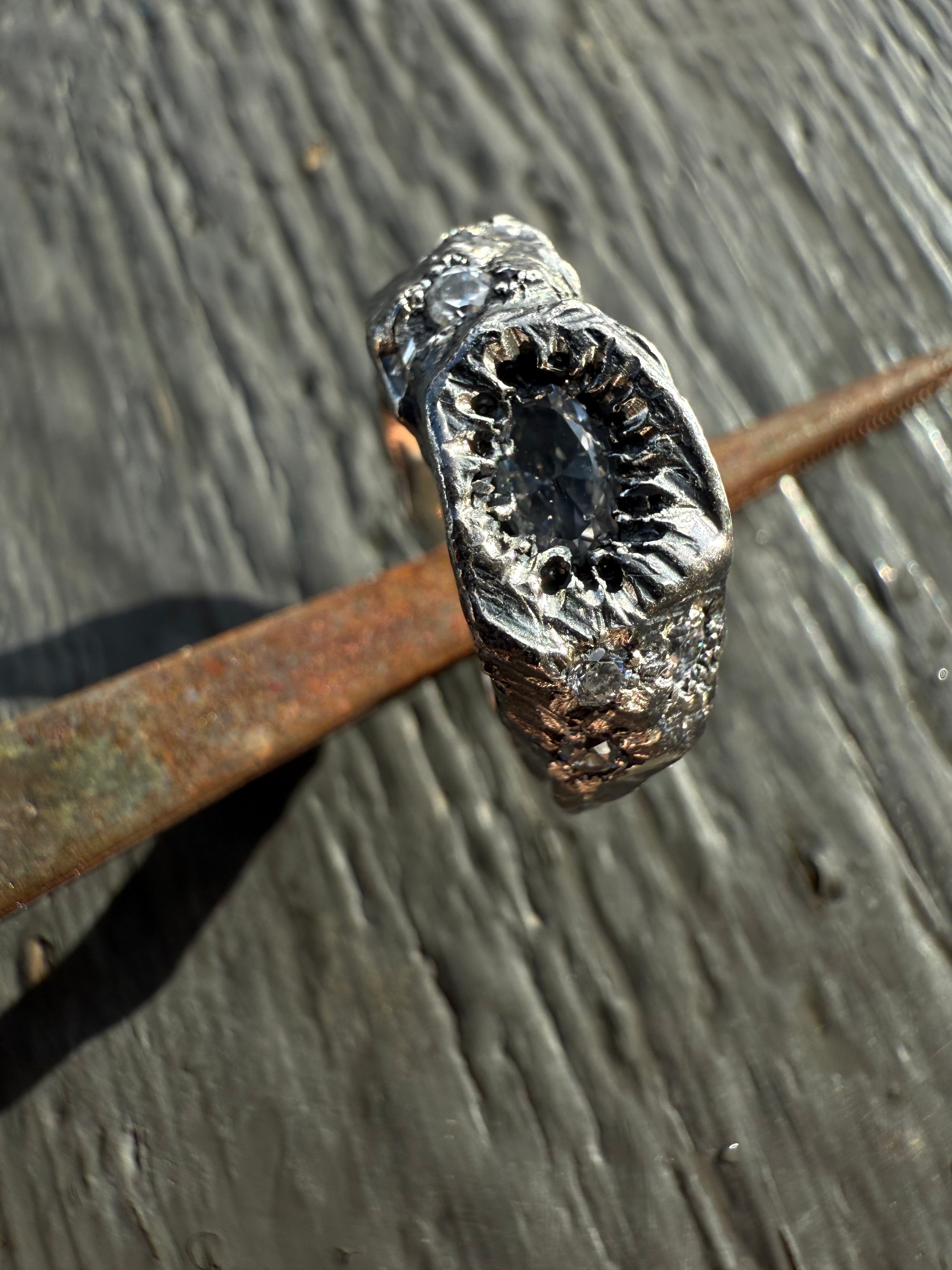 EYJA Ring 8x stones