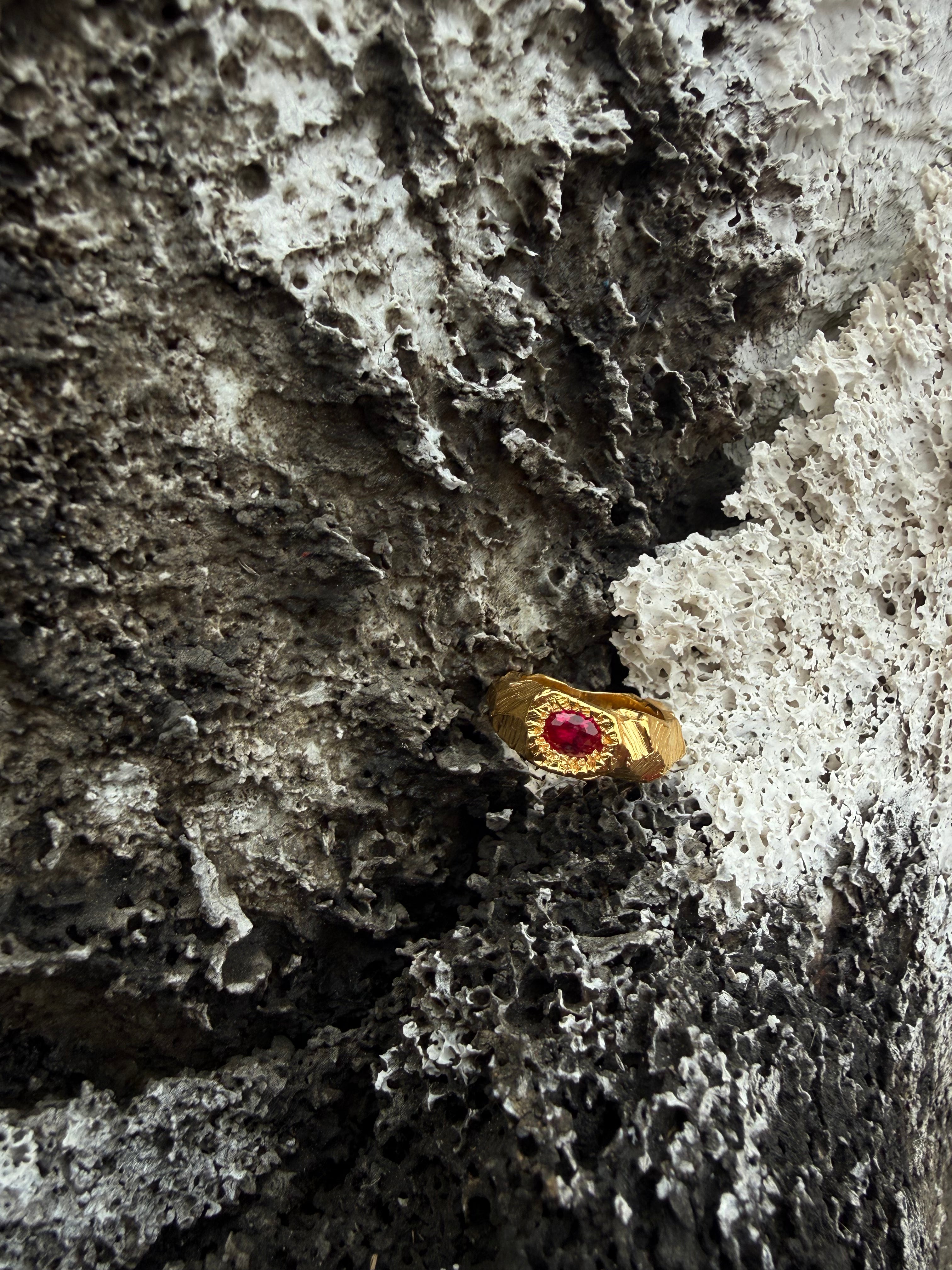 EYJA Ring GOLD PLATED - Ruby