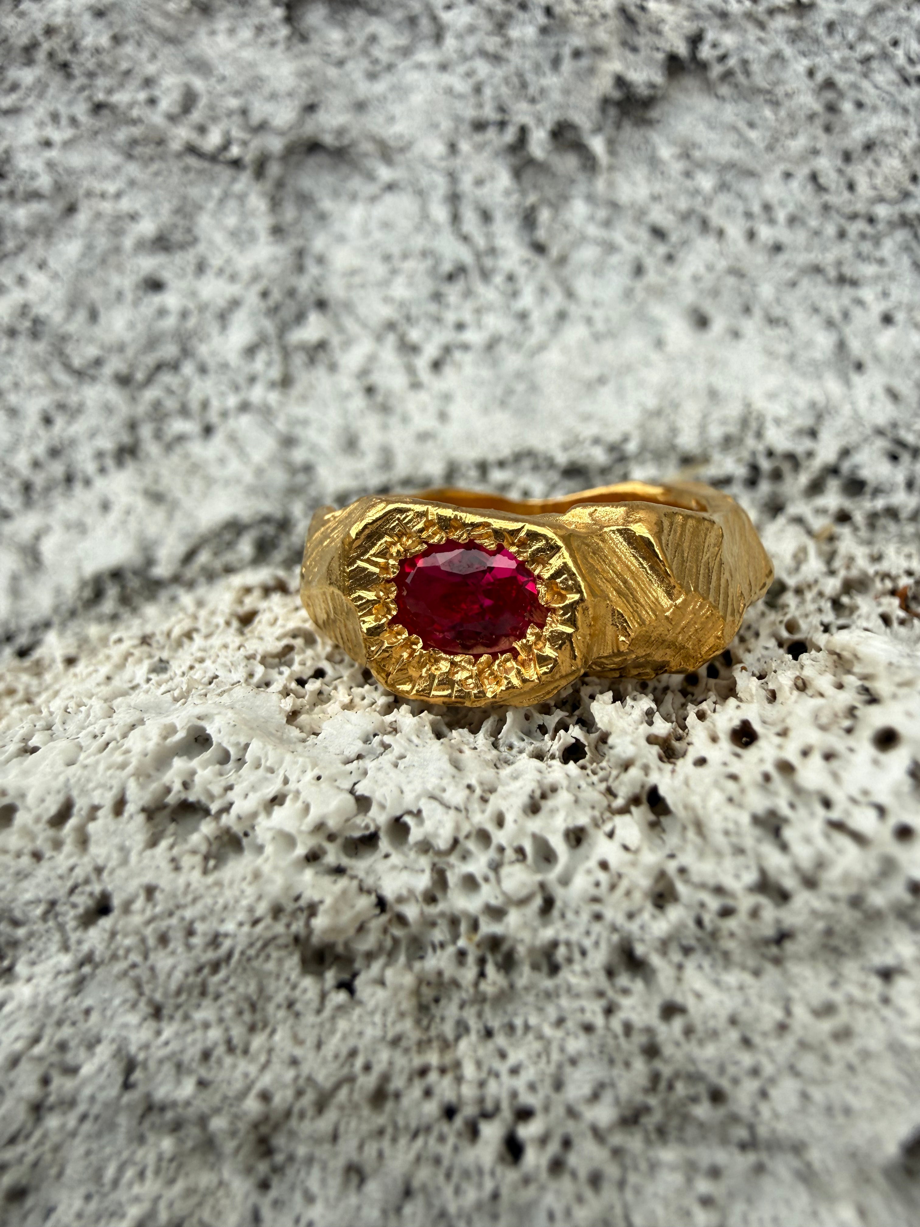 EYJA Ring GOLD PLATED - Ruby