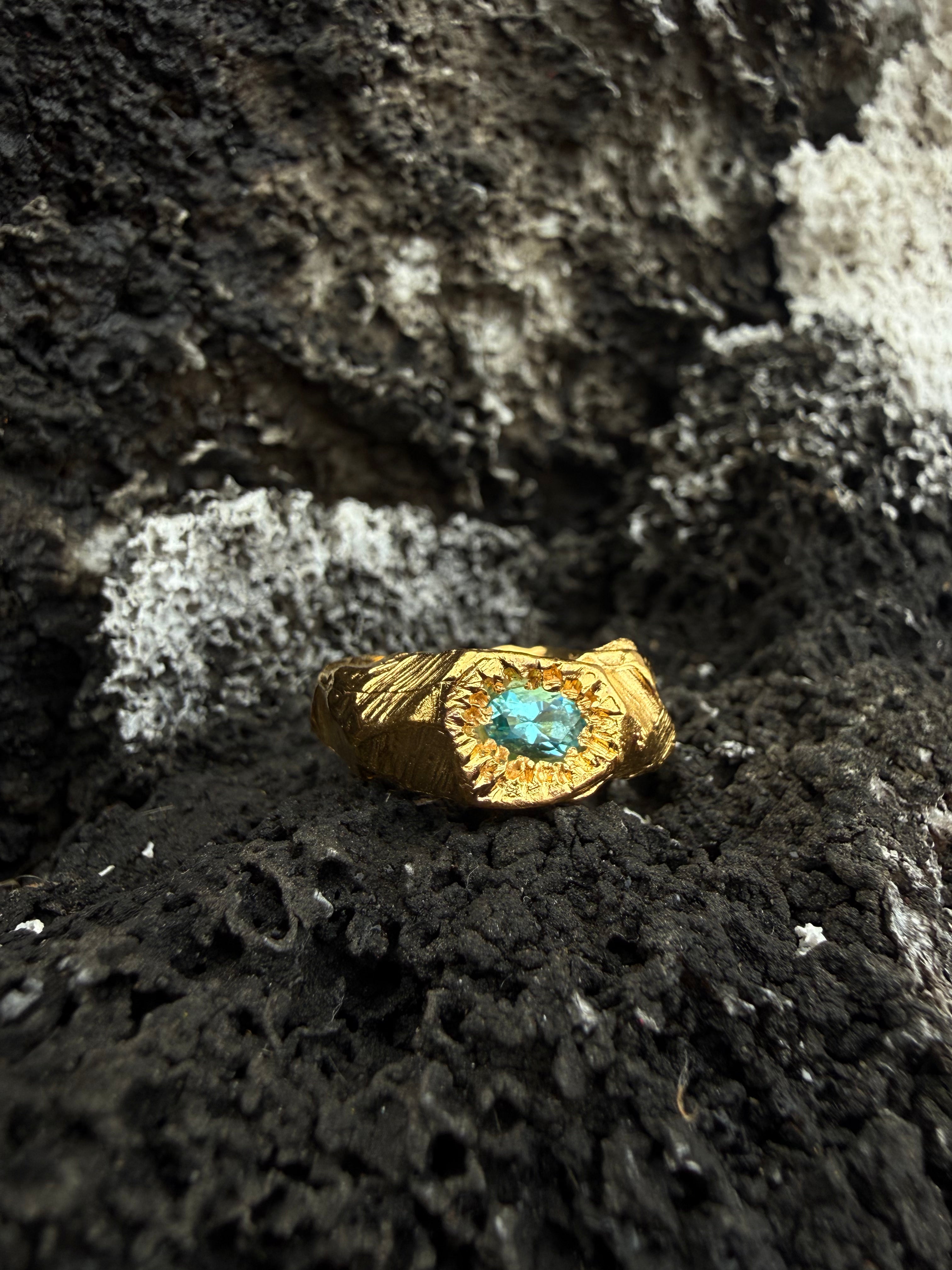 EYJA Ring GOLD PLATED - Blue crystal