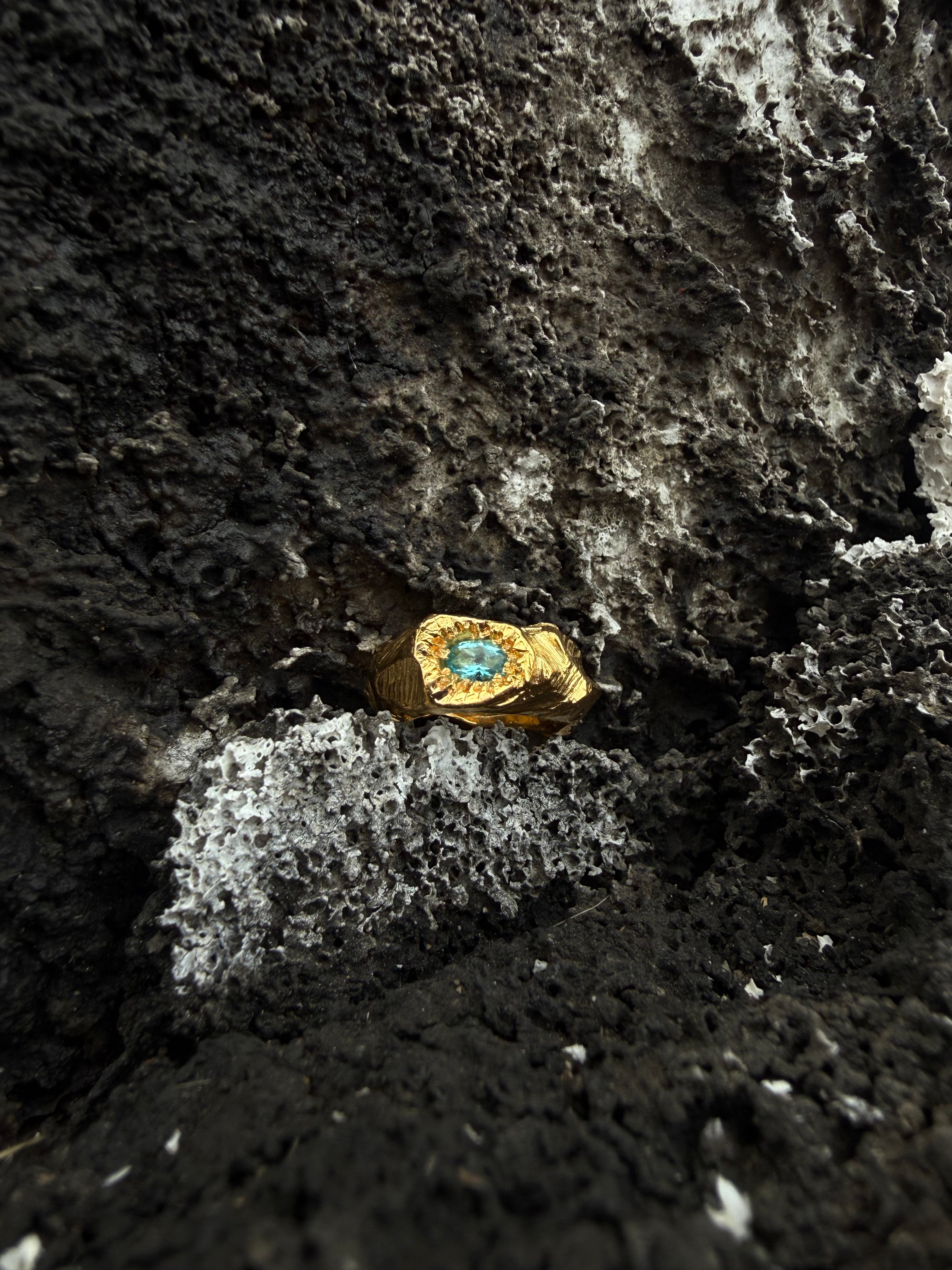 EYJA Ring GOLD PLATED - Blue crystal