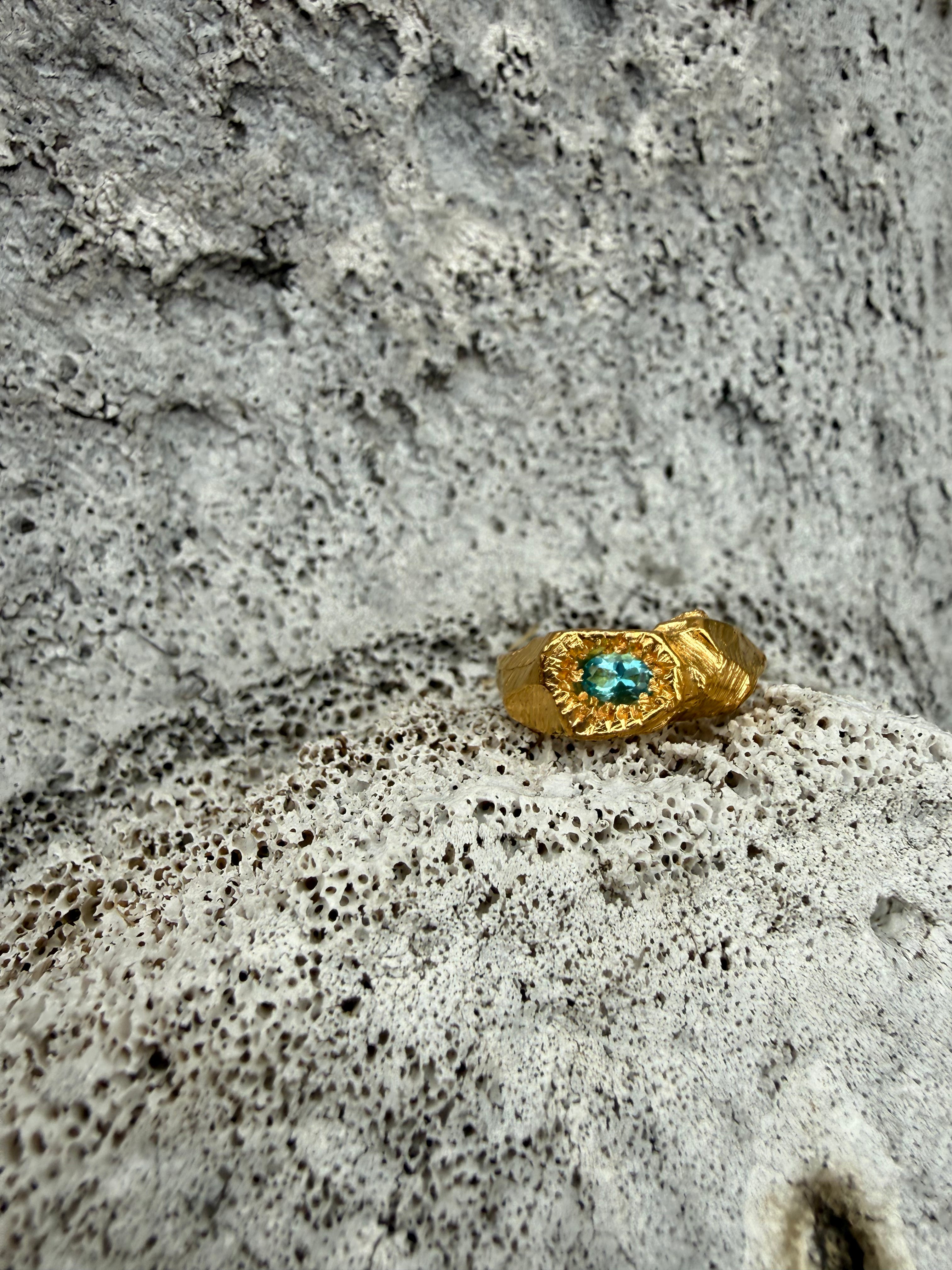 EYJA Ring GOLD PLATED - Blue crystal