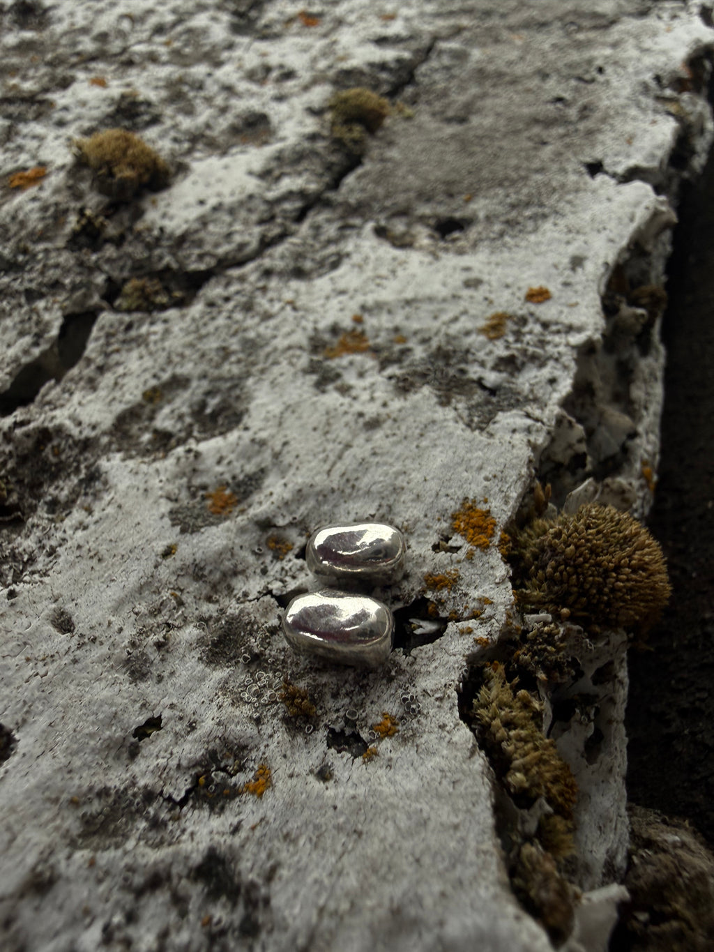 MARGRÉT Stud earrings - small pearls