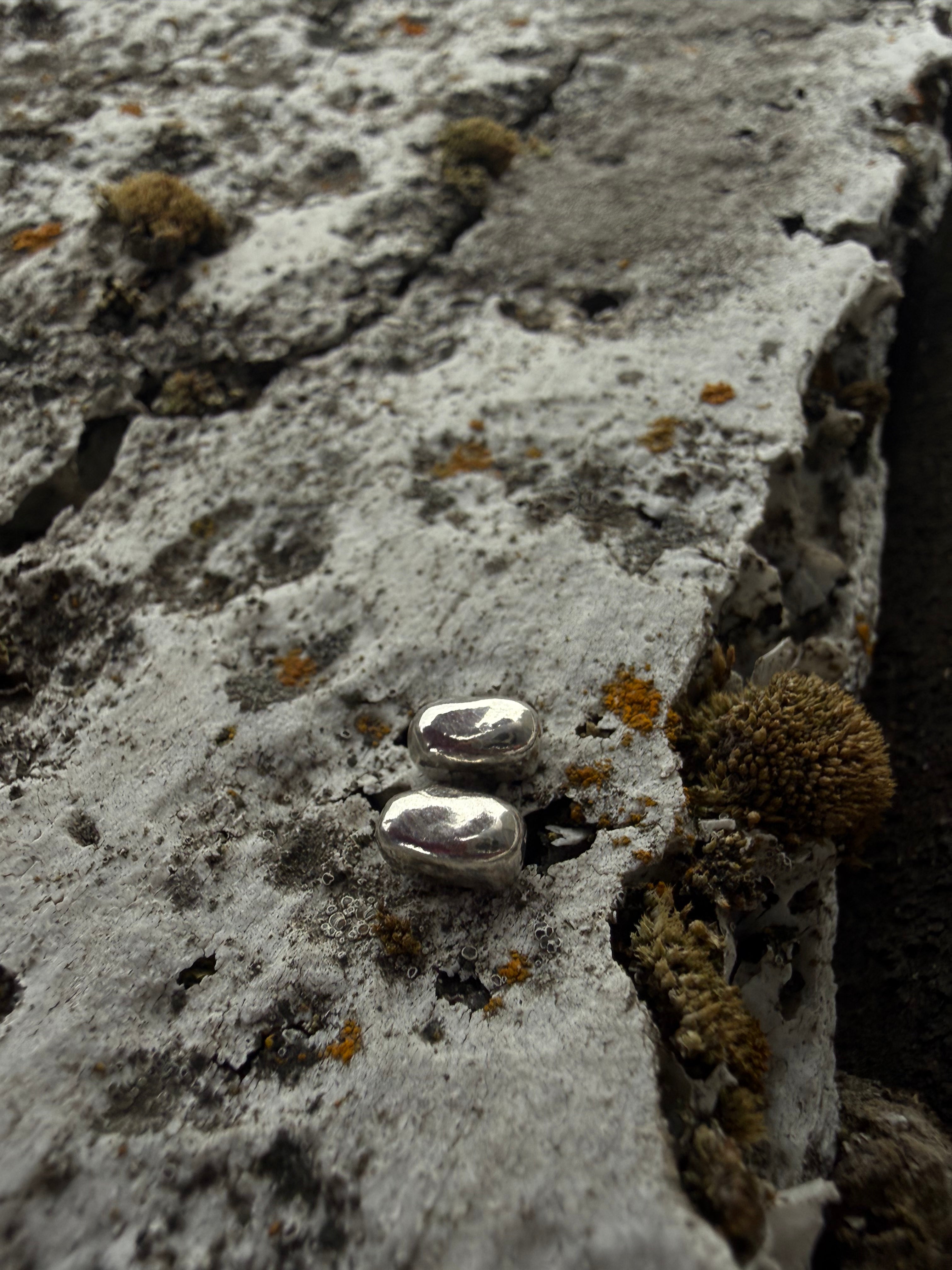 MARGRÉT Stud earrings - small pearls