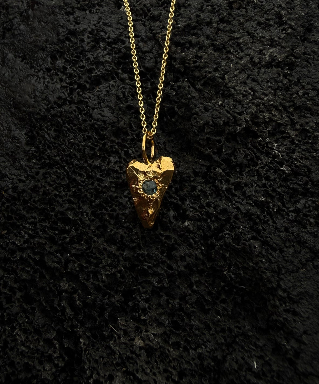 MY HEART Pendant - Dark blue sapphire