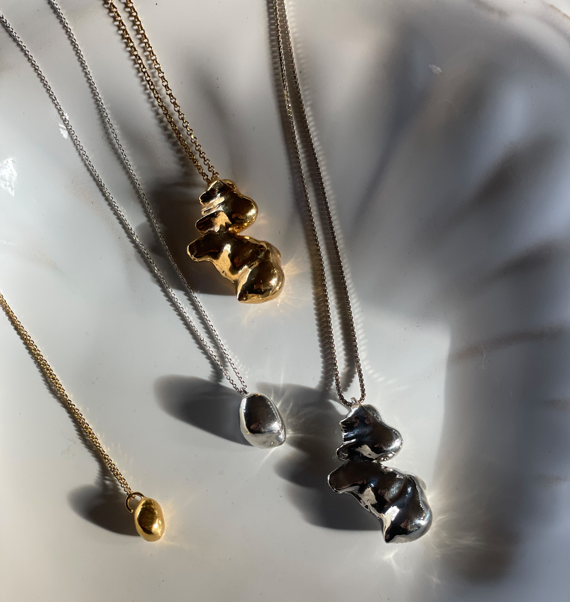 MARGRÉT Pendant Medium