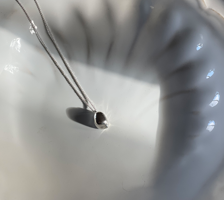 MARGRÉT Pendant Medium