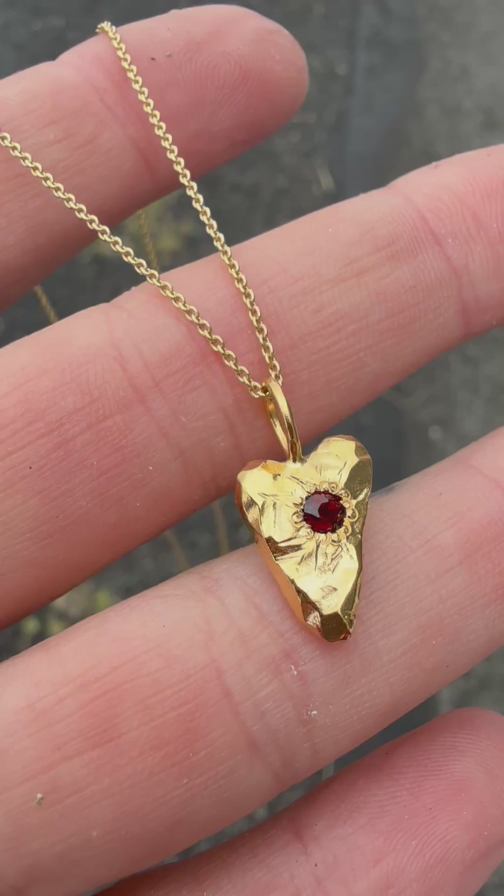 MY HEART Pendant - Red garnet